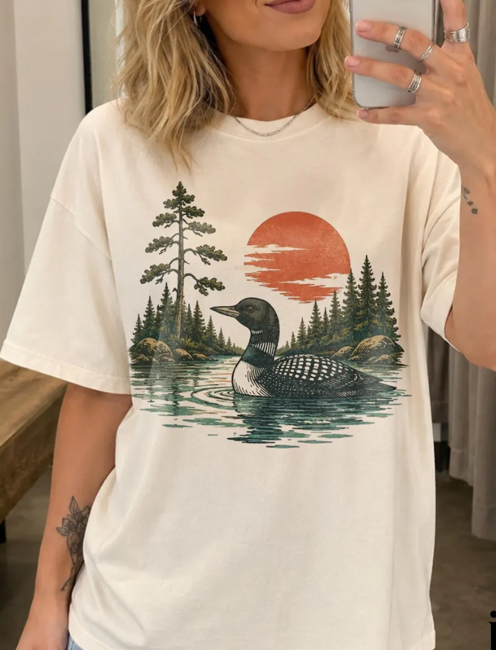 T-Shirt Vintage Wildlife Bird Graphic Loon Lake Nature